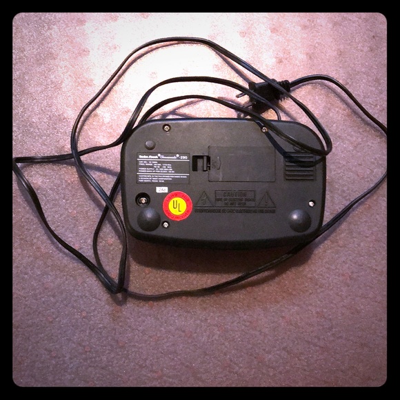 CLOCK AM FM RADIO DUAL ALARM CLOCK-RED LED - Picture 4 of 4